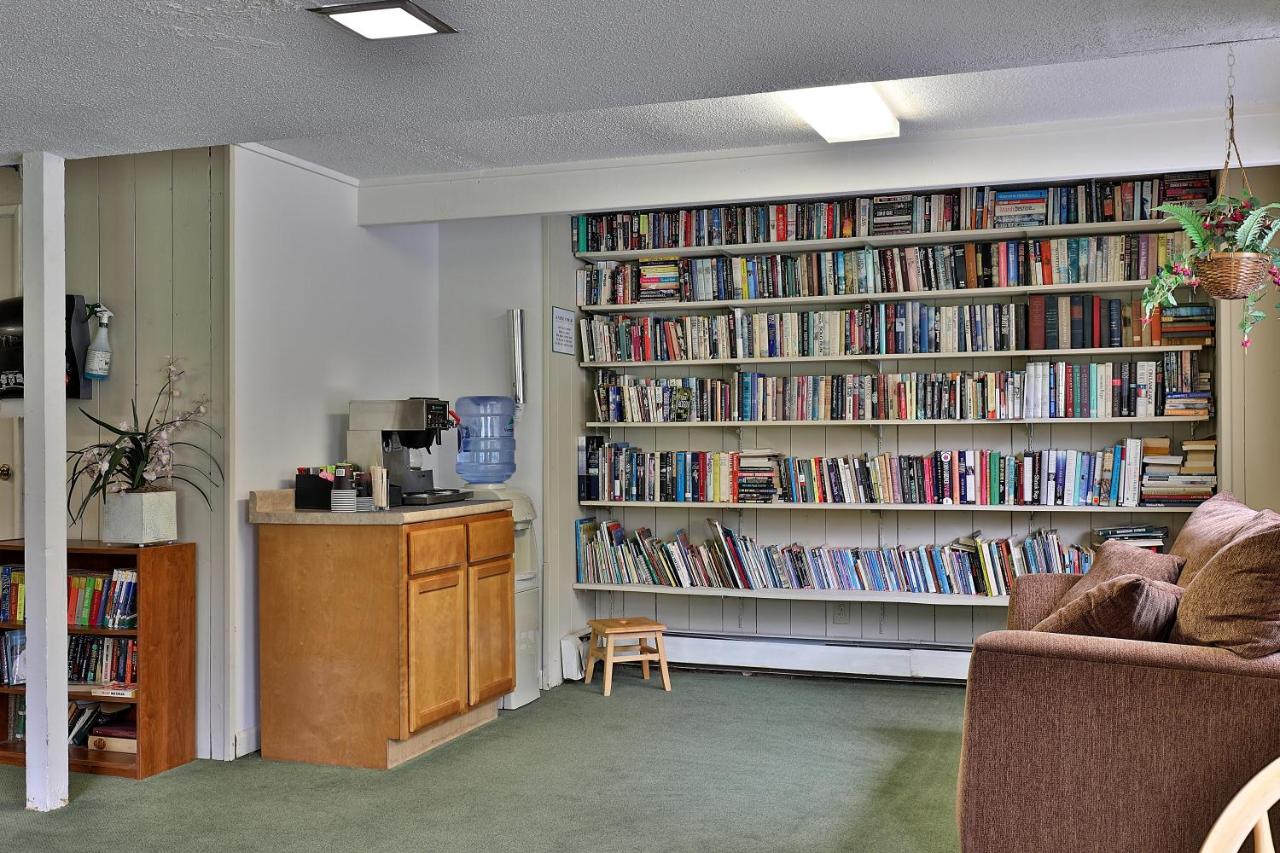 | Deluxe Two Bedroom Suite on the 1st floor with outdoor heated pool 10102