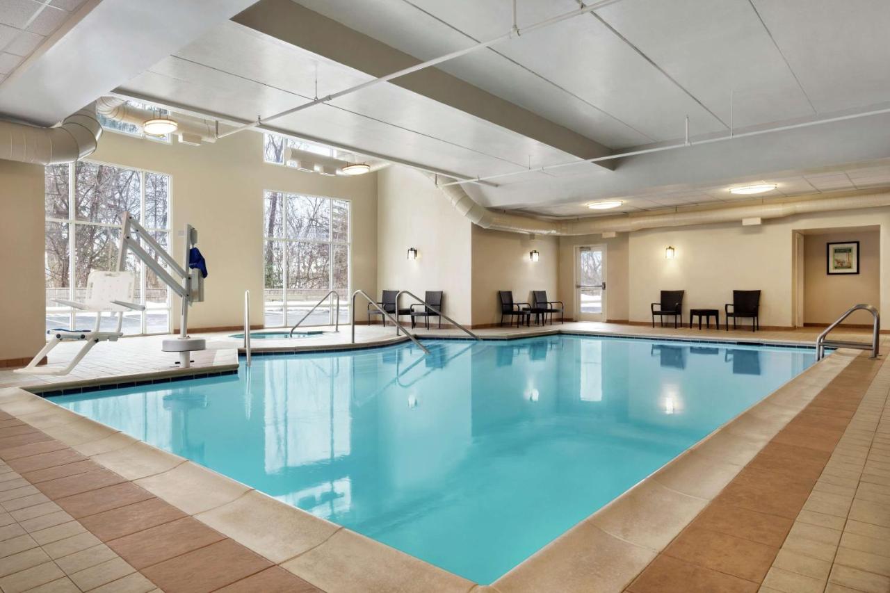  | Hampton Inn & Suites Poughkeepsie