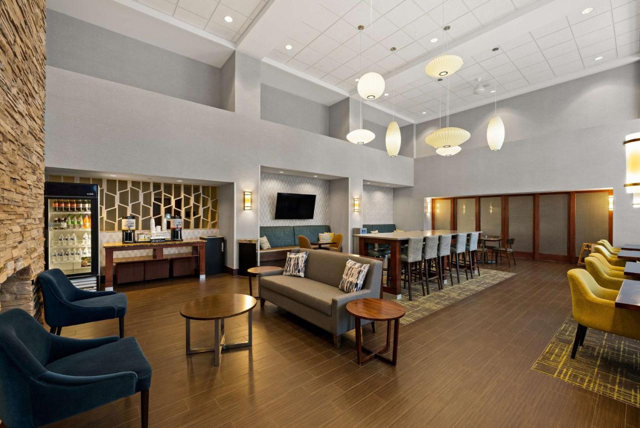 | Hampton Inn & Suites Poughkeepsie