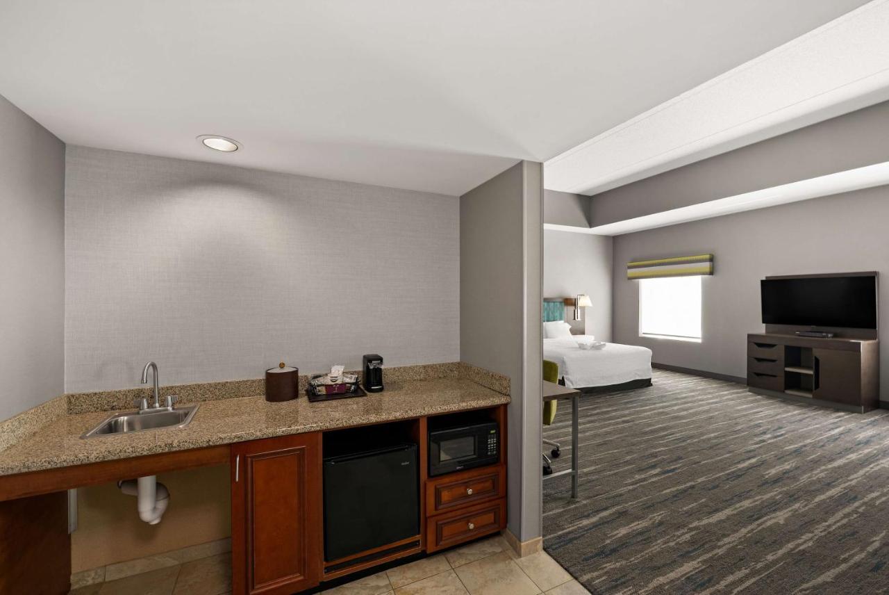 | Hampton Inn & Suites Poughkeepsie