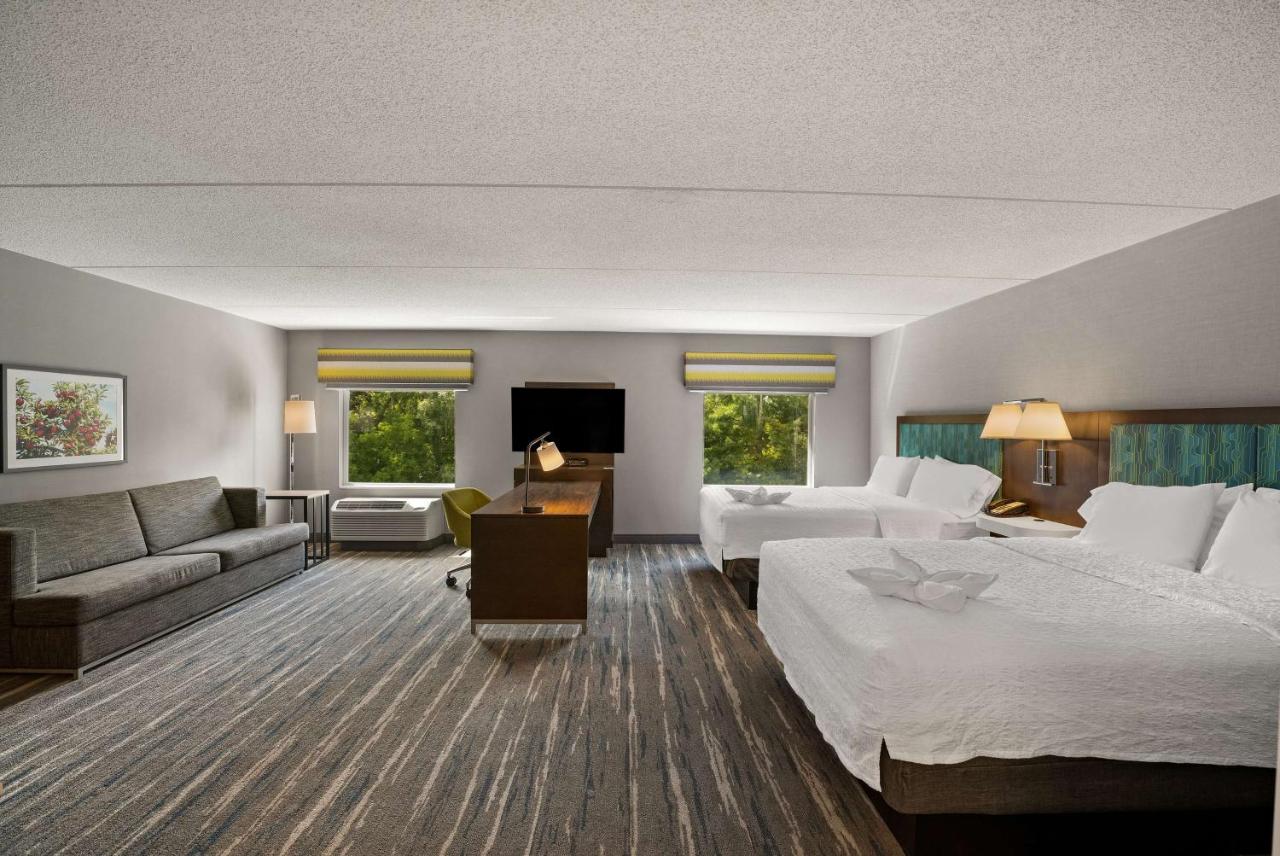 | Hampton Inn & Suites Poughkeepsie