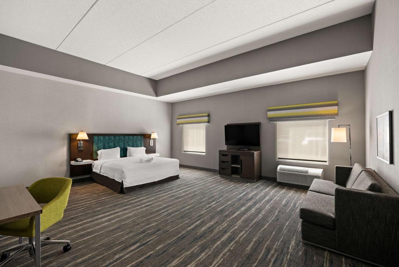 | Hampton Inn & Suites Poughkeepsie
