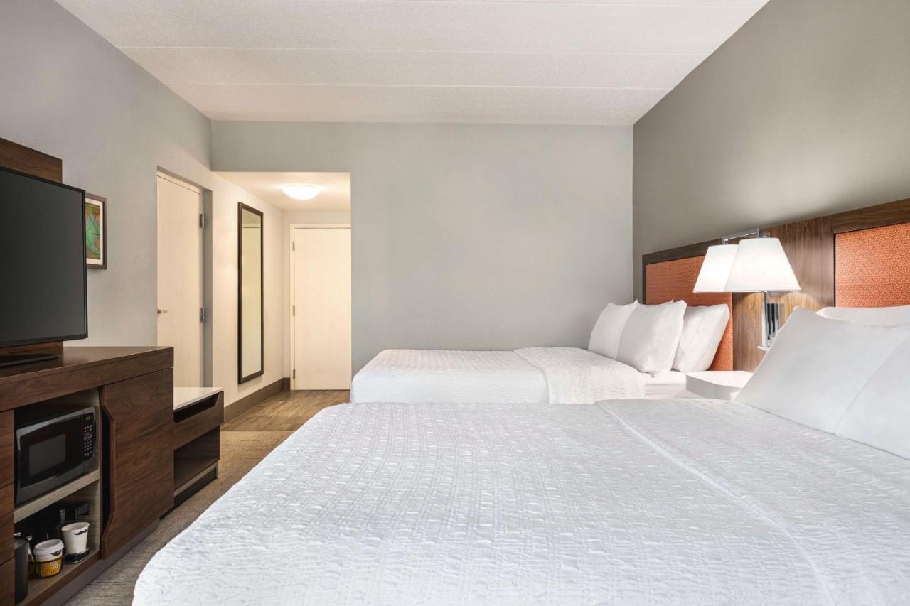 Queen Room with Two Queen Beds - Non-Smoking at Hampton Inn Quakertown