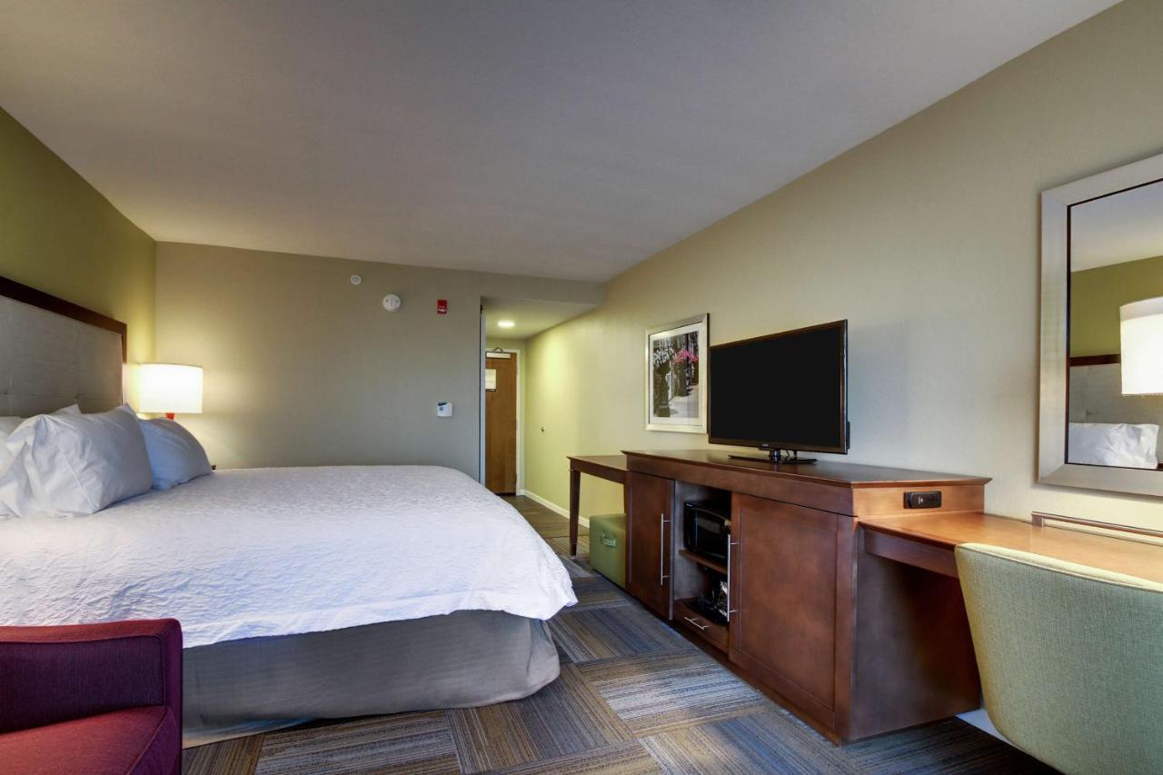 King Room with Sofa Bed - Non-Smoking at Hampton Inn & Suites Cordele