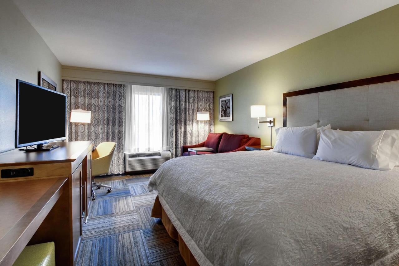 King Room with Sofa Bed - Non-Smoking at Hampton Inn & Suites Cordele