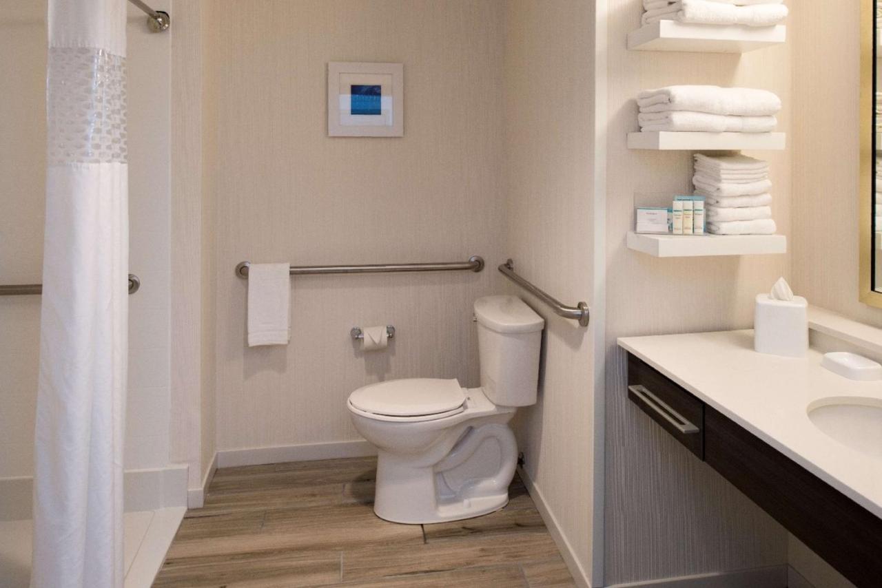 King Room - Mobility/Hearing Access - Non-Smoking at Hampton Inn Paragould