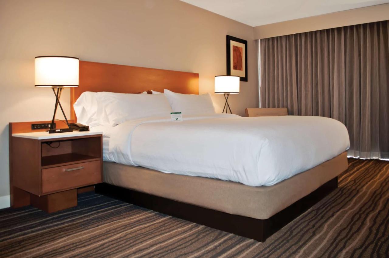 King Room at DoubleTree by Hilton Helena Downtown