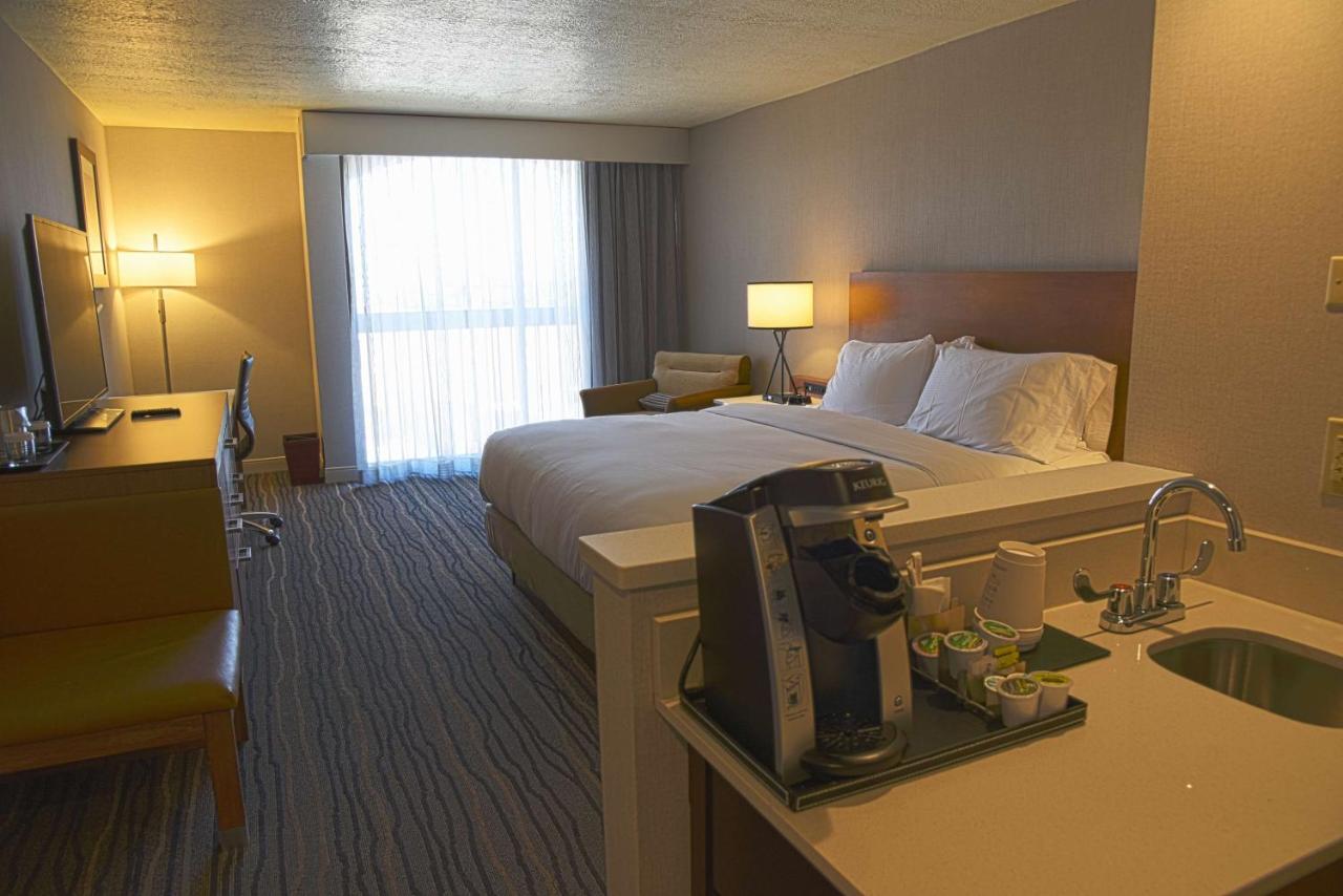 King Room at DoubleTree by Hilton Helena Downtown