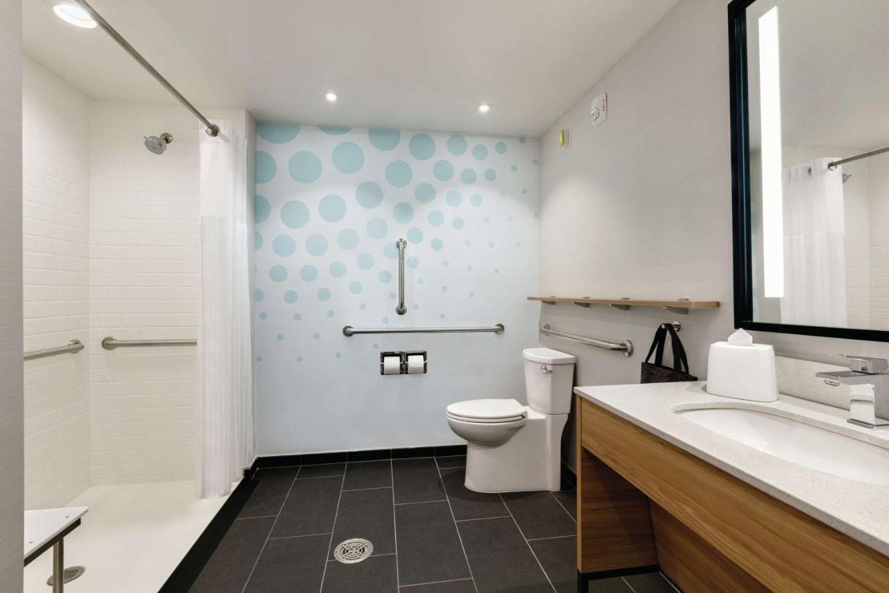King Room - Mobility Accessible with Roll In Shower at Tru by Hilton Charlotte Ayrsley