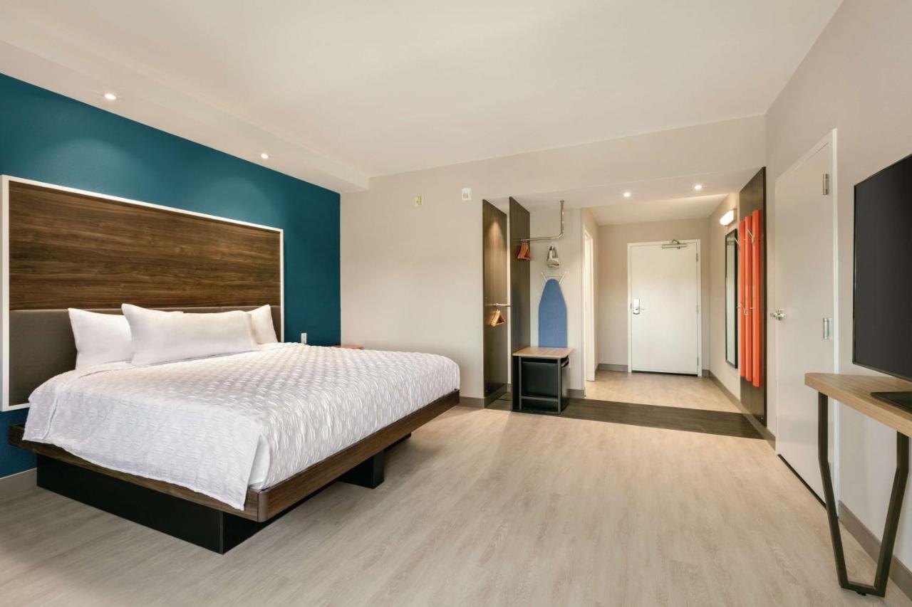 King Room - Hearing Accessible at Tru by Hilton Charlotte Ayrsley