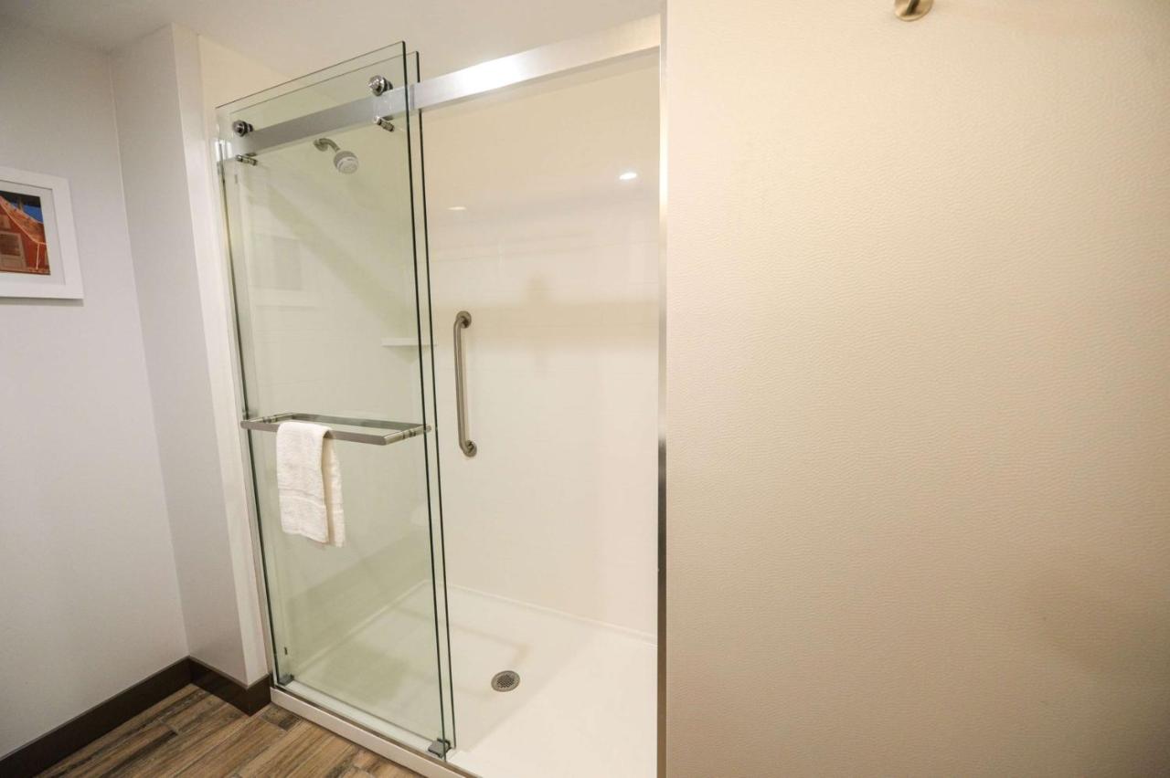King Room - Mobility Accessible/Non-Smoking at Hampton Inn & Suites Lenoir