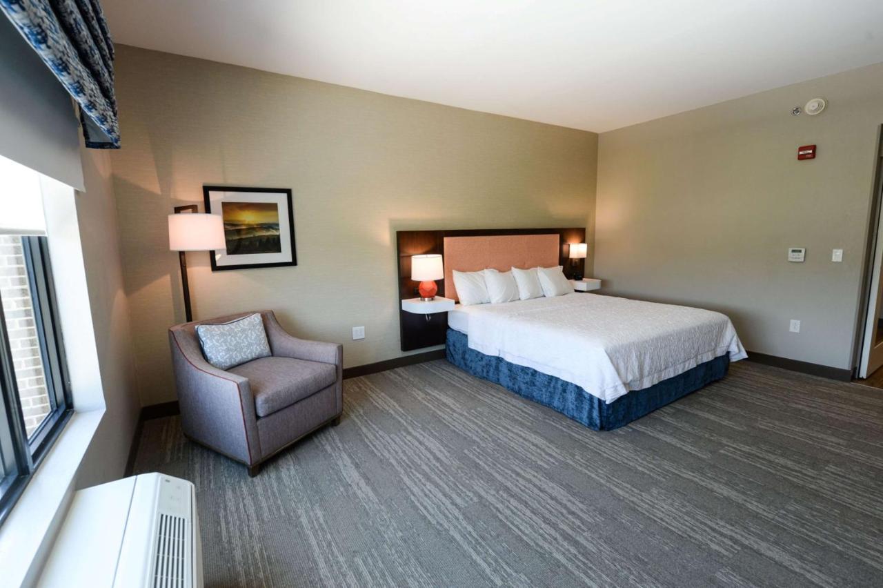 King Room - Mobility Accessible/Non-Smoking at Hampton Inn & Suites Lenoir