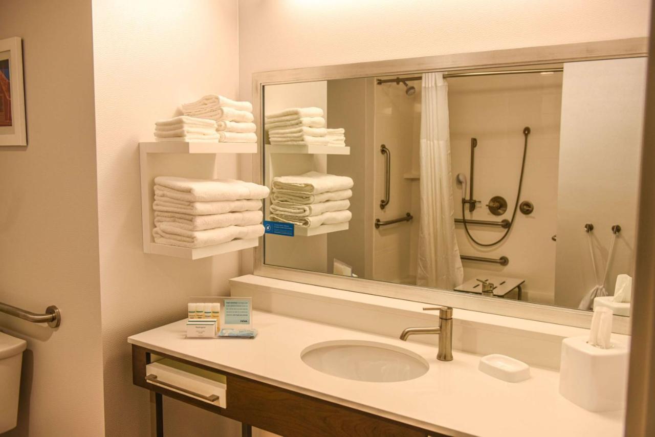 King Room - Hearing Accessible/Non-Smoking at Hampton Inn & Suites Lenoir