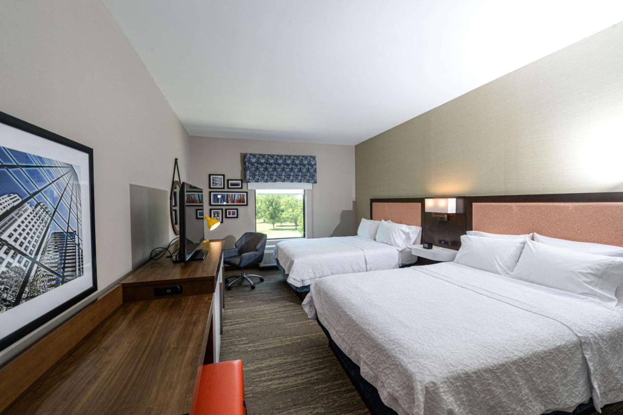 Queen Room with Bath Tub - Mobility Accessible/Non-Smoking at Hampton Inn & Suites Lenoir
