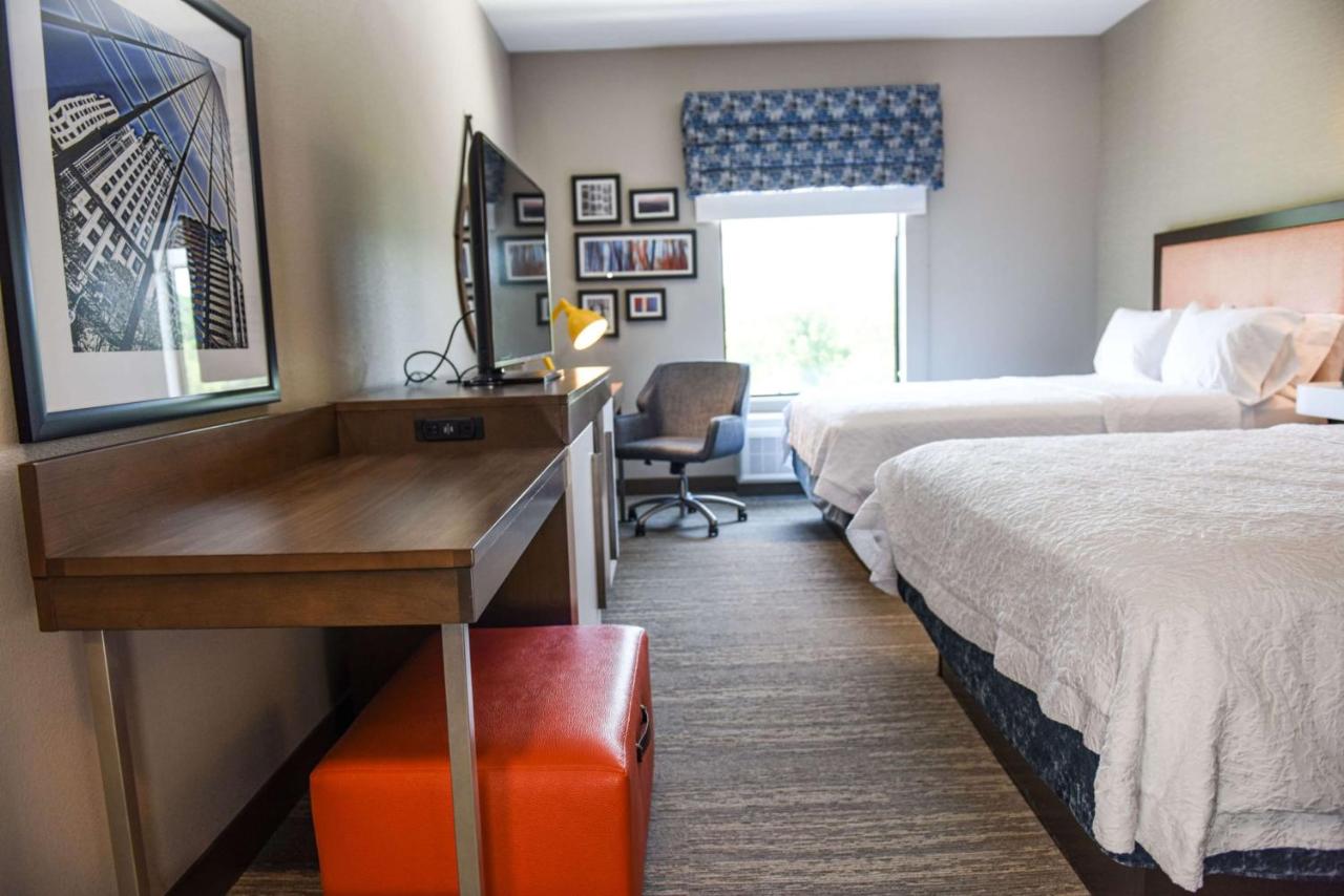 Queen Room with Bath Tub - Mobility Accessible/Non-Smoking at Hampton Inn & Suites Lenoir