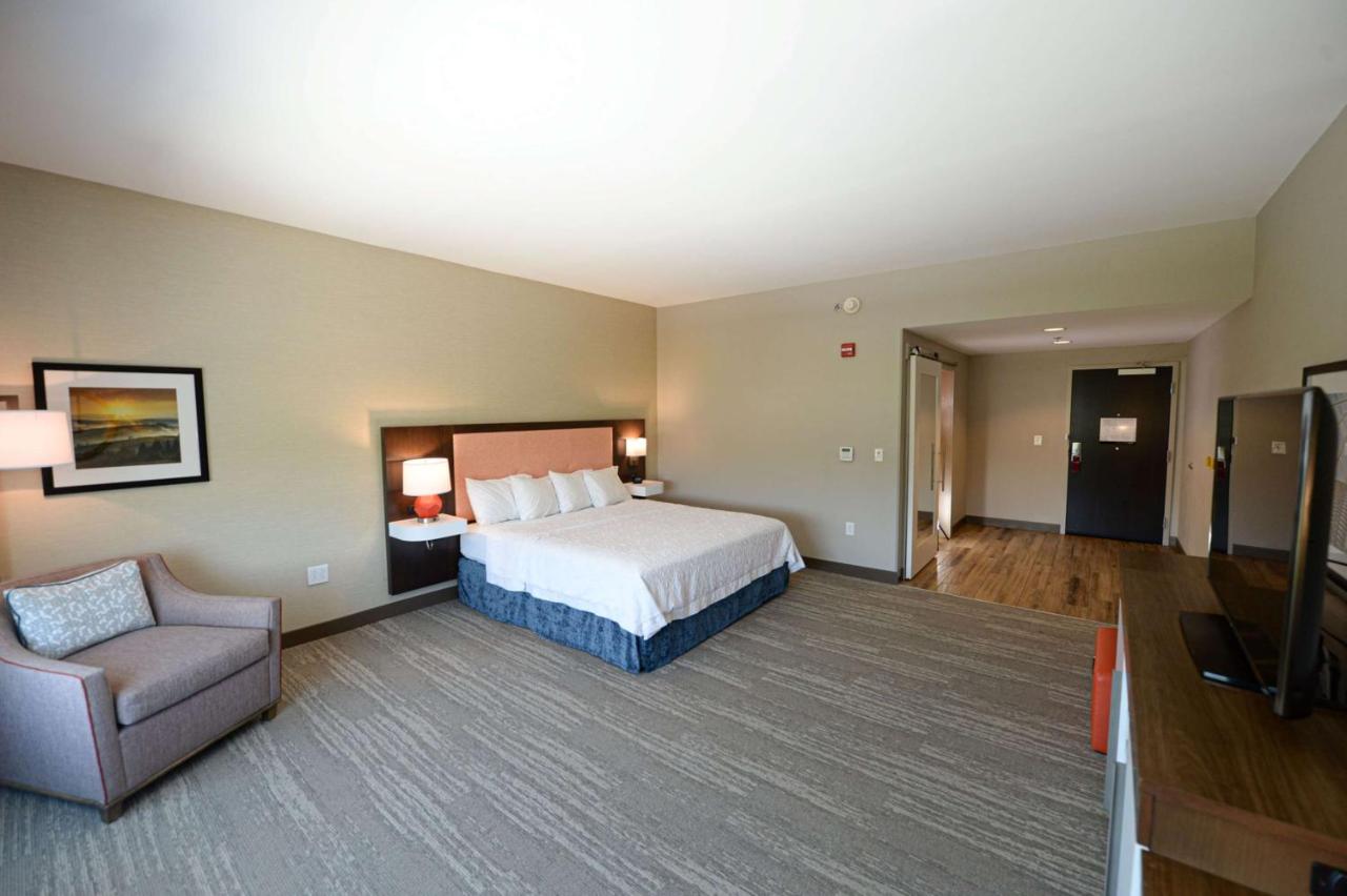 King Room - Mobility Accessible/Non-Smoking at Hampton Inn & Suites Lenoir