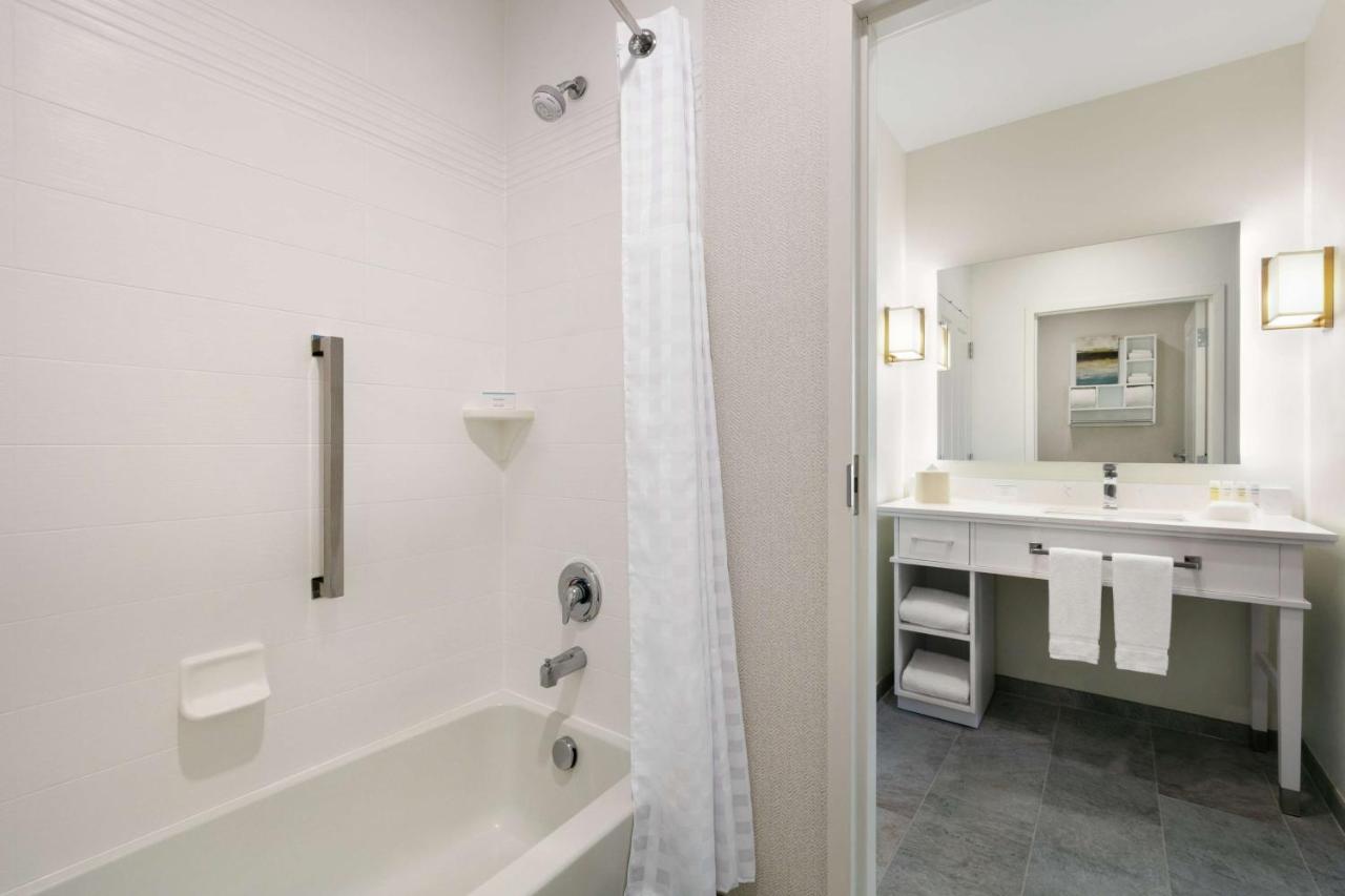 | Homewood Suites By Hilton Horsham Willow Grove