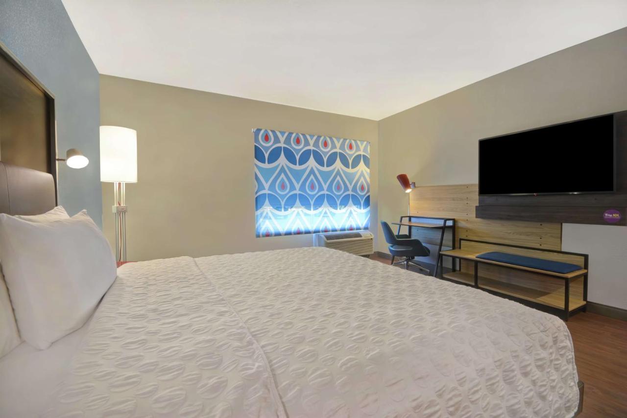 King Room at Tru by Hilton Fort Worth Fossil Creek