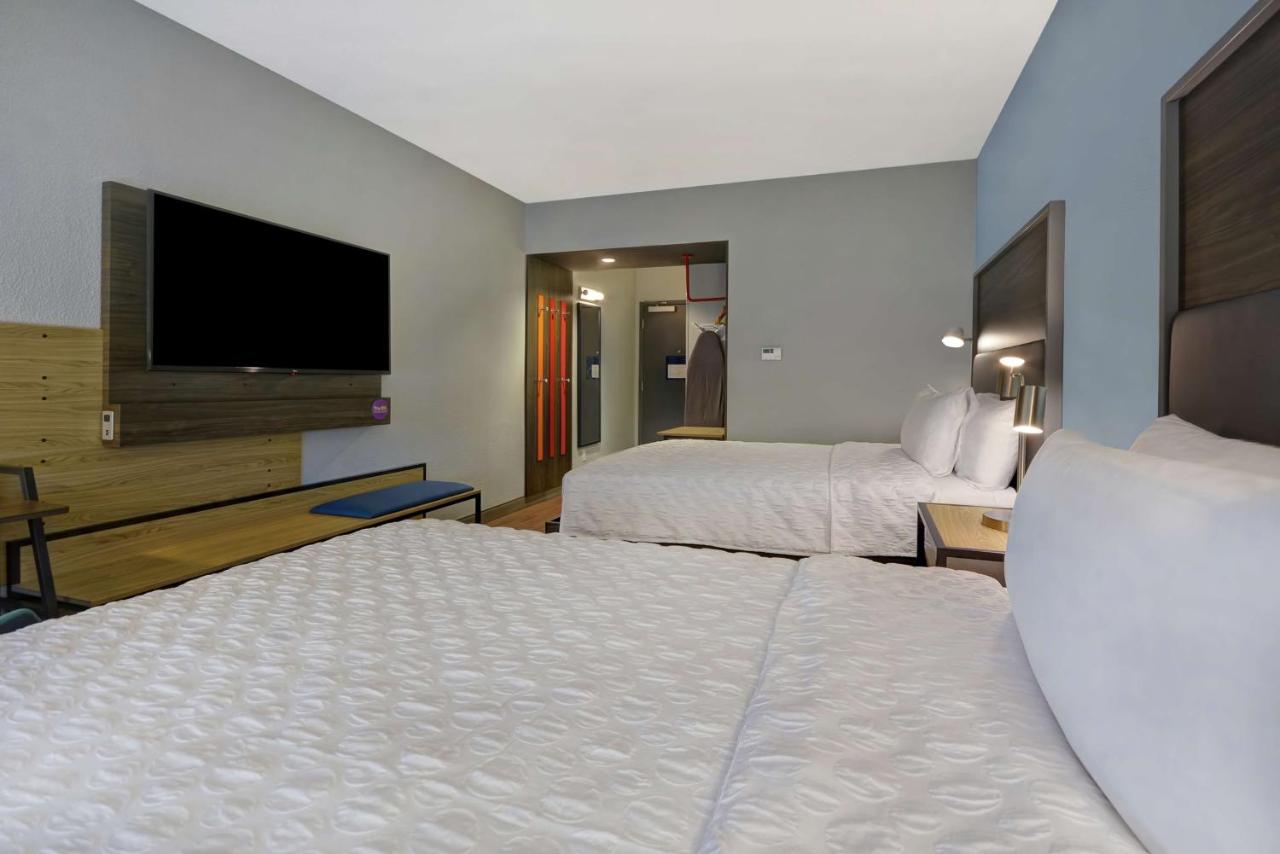 Queen Room with Two Queen Beds - Hearing Accessible at Tru by Hilton Fort Worth Fossil Creek
