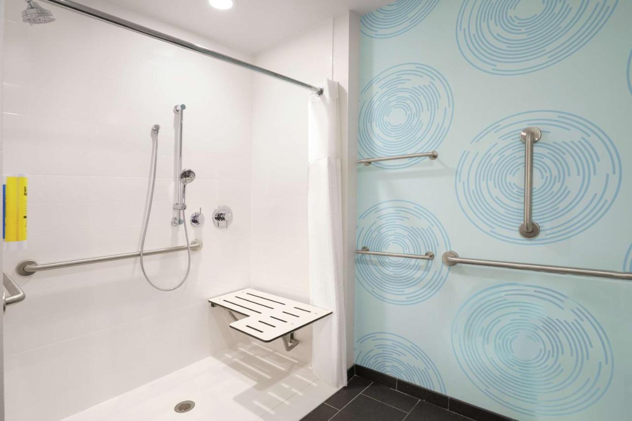 Queen Room with Two Queen Beds - Mobility/Hearing Accessible at Tru by Hilton Sandusky, OH