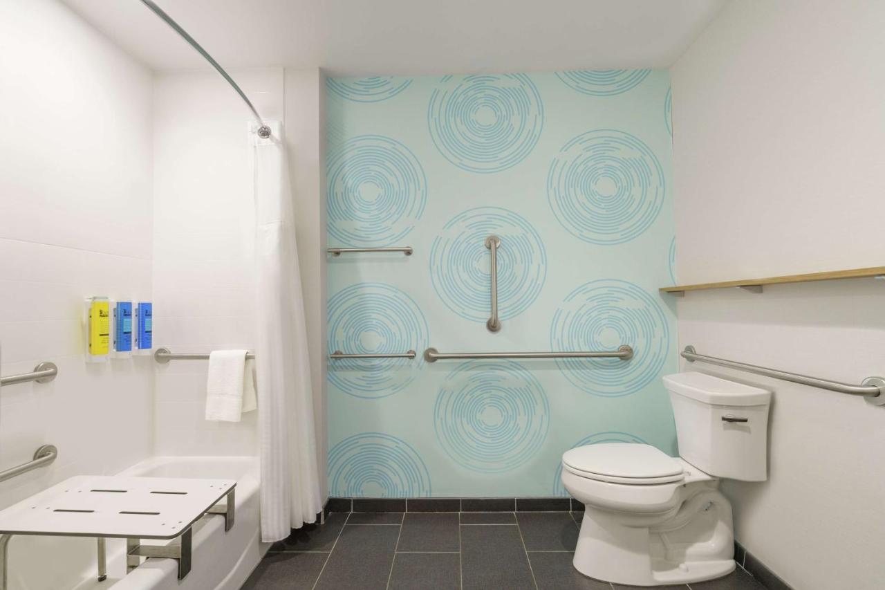 King Room with Bath Tub - Mobility/Hearing Accessible at Tru by Hilton Sandusky, OH