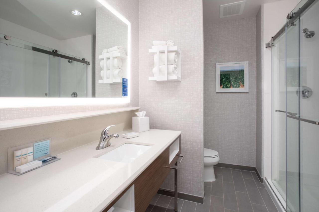 King Room at Hampton Inn & Suites Watsonville
