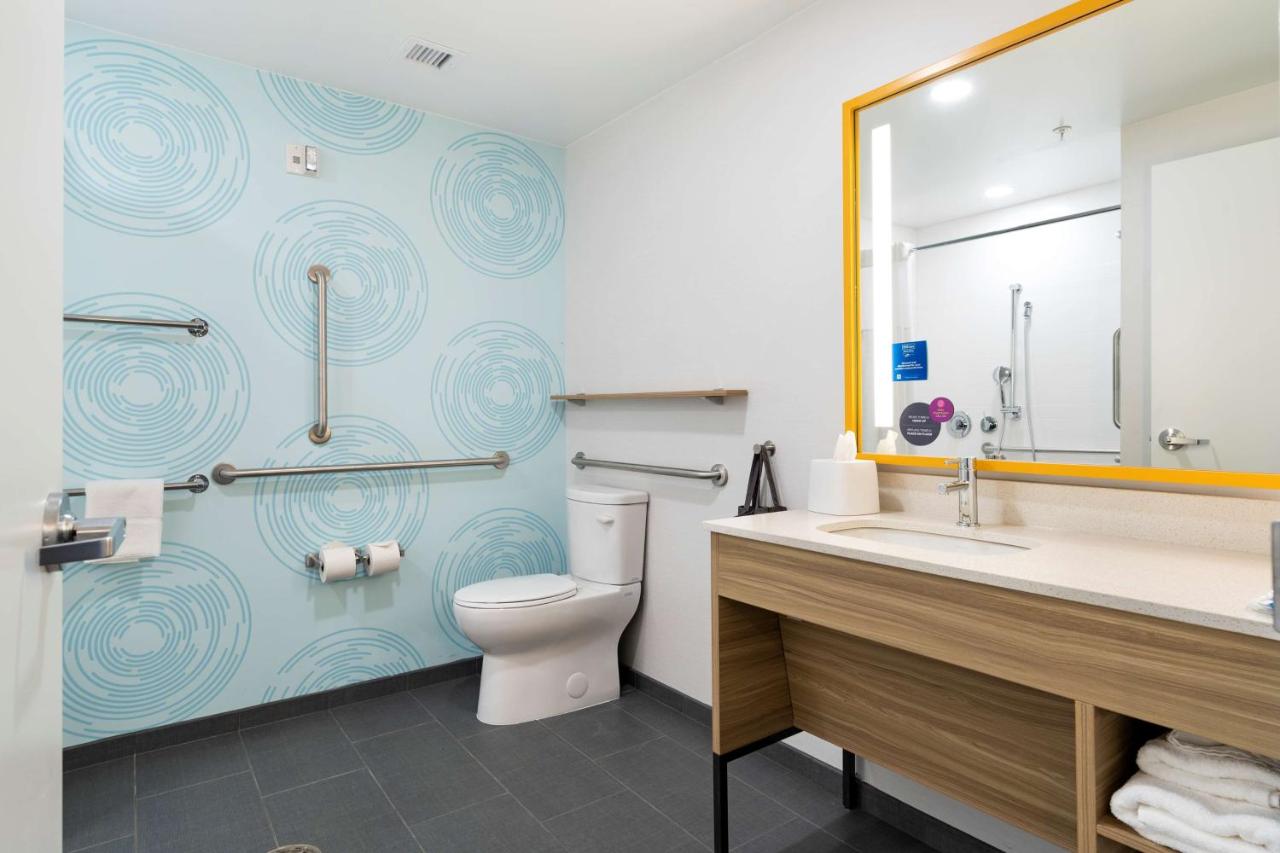 King Room - Mobility Accessible at Tru By Hilton Cartersville, GA