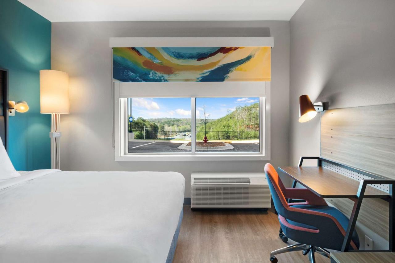 Queen Room with Two Queen Beds at Tru By Hilton Cartersville, GA