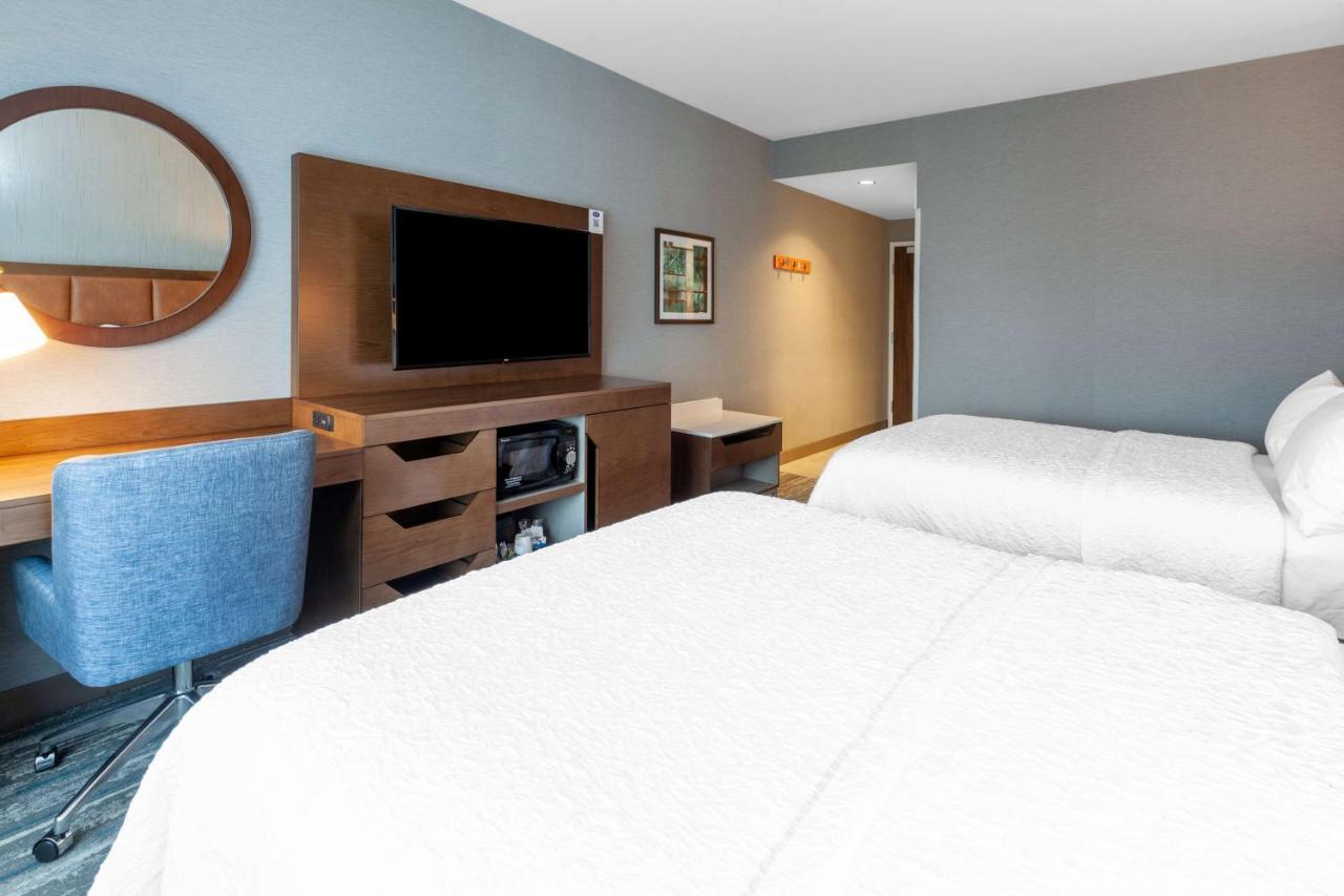 Queen Room with Two Queen Beds at Hampton Inn & Suites Bloomfield Hills Detroit