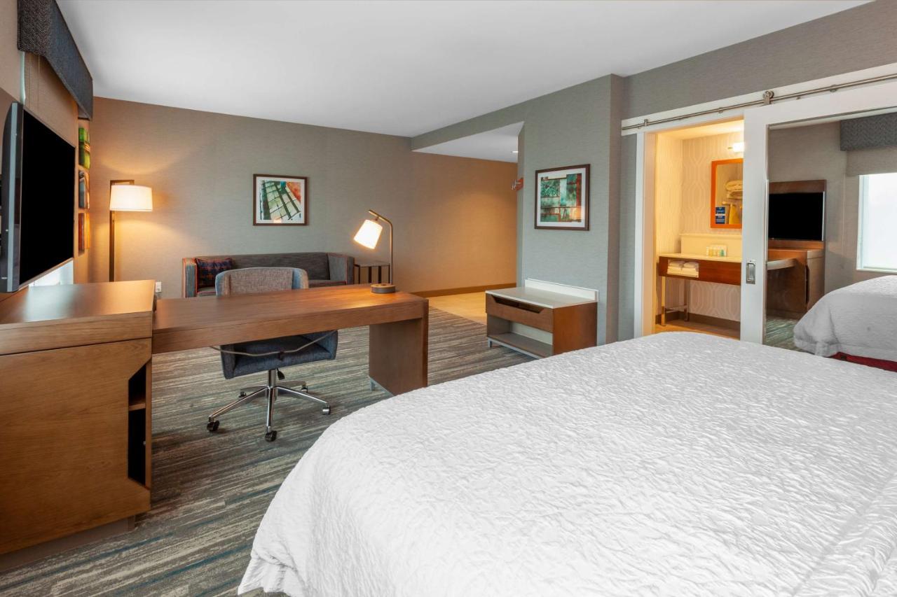 One-Bedroom King Suite - Non-Smoking at Hampton Inn & Suites Bloomfield Hills Detroit