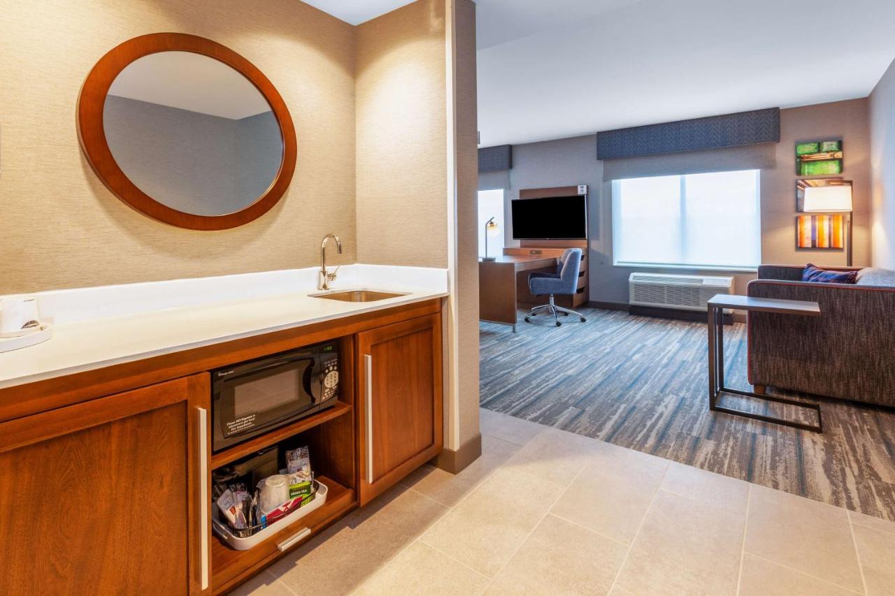 One-Bedroom King Suite - Non-Smoking at Hampton Inn & Suites Bloomfield Hills Detroit