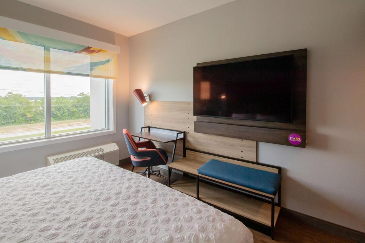 King Room at Tru By Hilton Niceville, FL