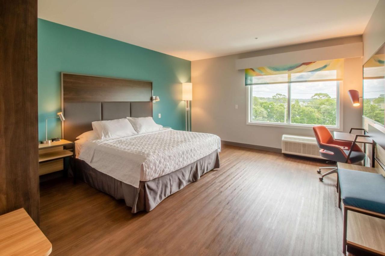 King Room with Bath Tub - Mobility Accessible at Tru By Hilton Niceville, FL