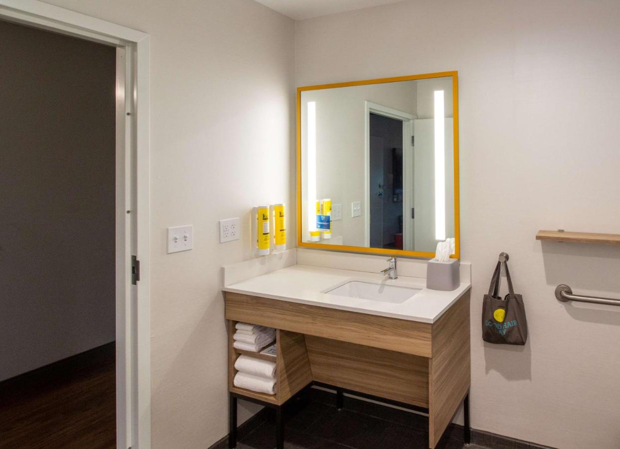 King Room with Bath Tub - Mobility Accessible at Tru By Hilton Niceville, FL