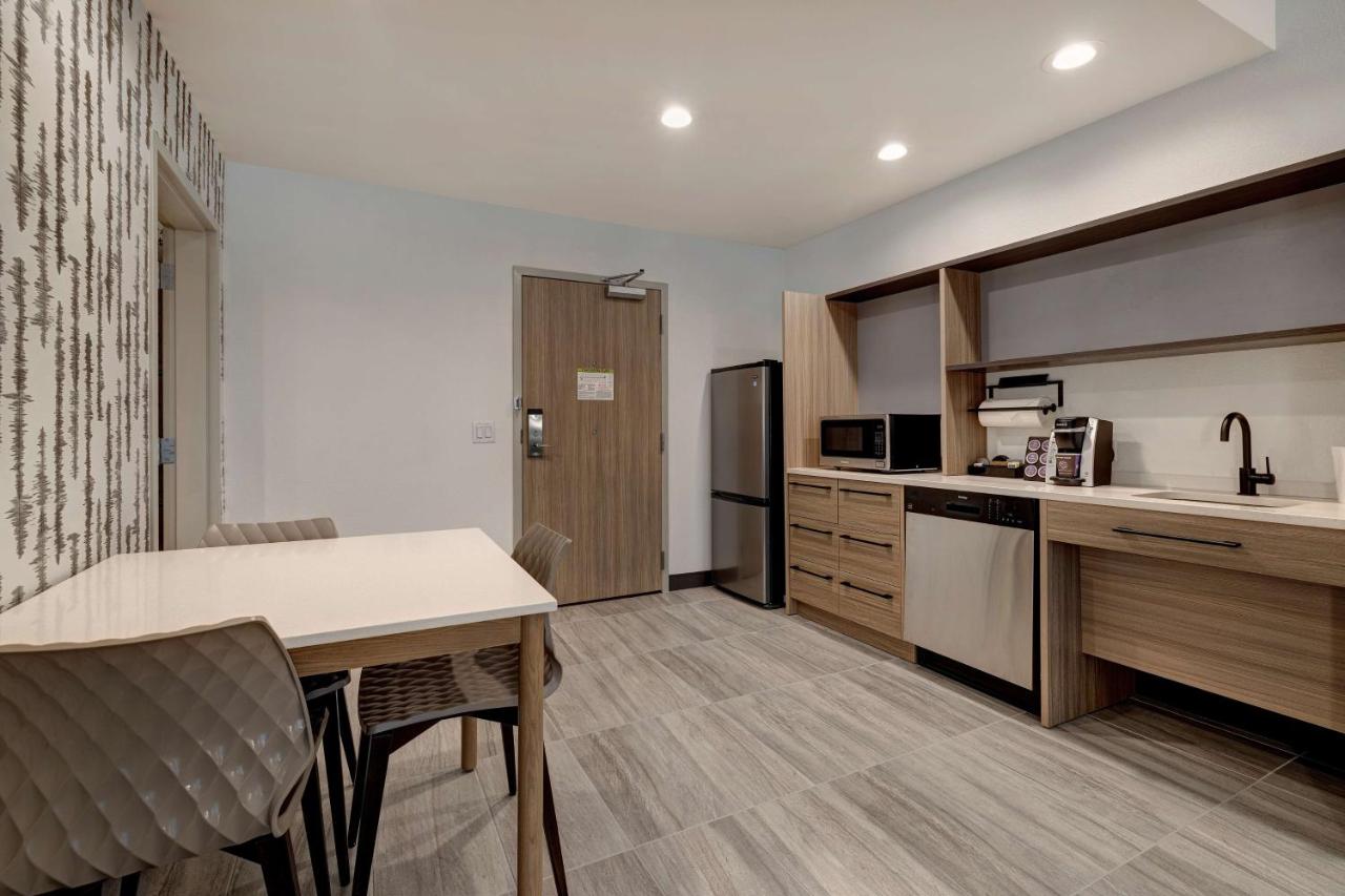 One-Bedroom King Suite - Non-Smoking at Home2 Suites by Hilton Blythewood, SC