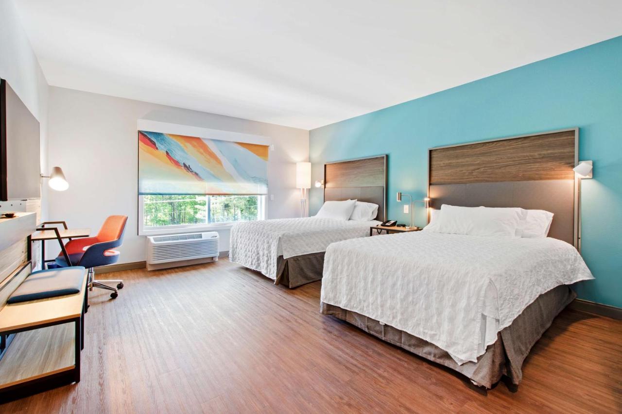 Queen Room with Two Queen Beds at Tru by Hilton Chapel Hill