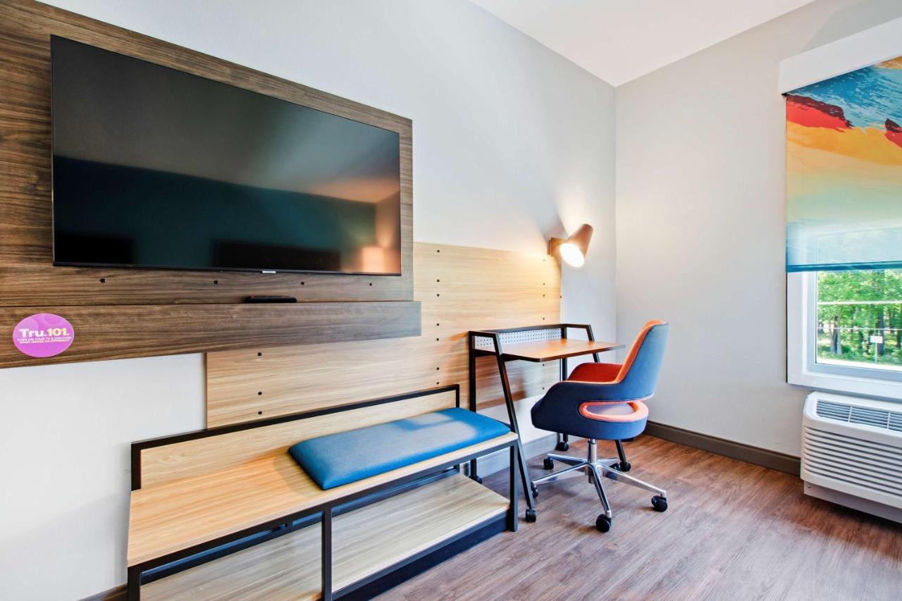 King Room at Tru by Hilton Chapel Hill