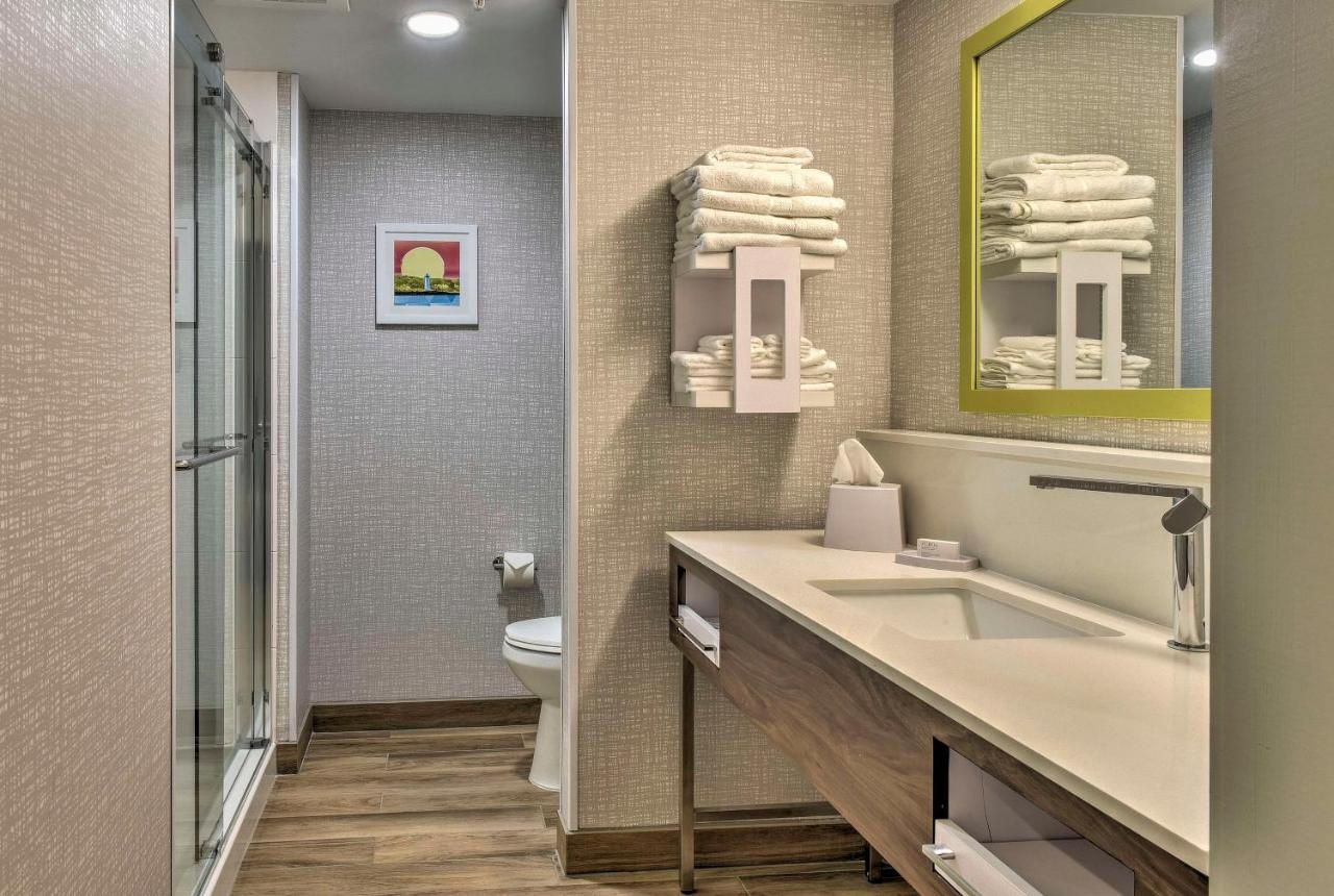 King Room - Hearing Accessible at Hampton Inn & Suites Keene
