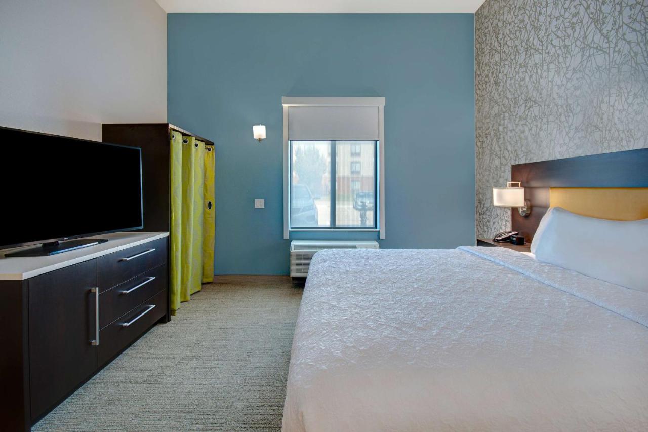 One-Bedroom King Suite at Home2 Suites by Hilton Burleson