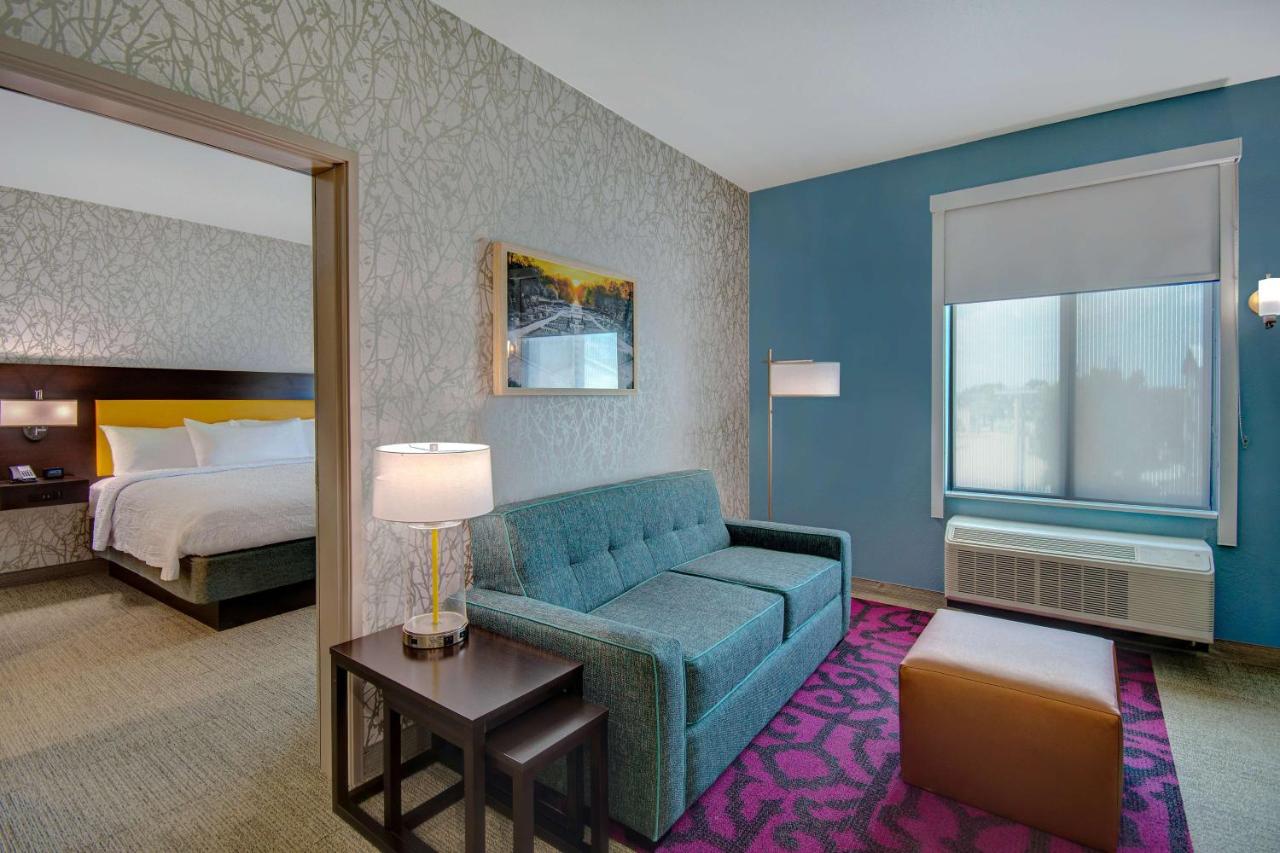 One-Bedroom King Suite at Home2 Suites by Hilton Burleson