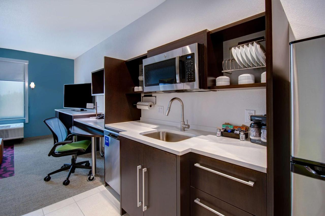 One-Bedroom King Suite at Home2 Suites by Hilton Burleson