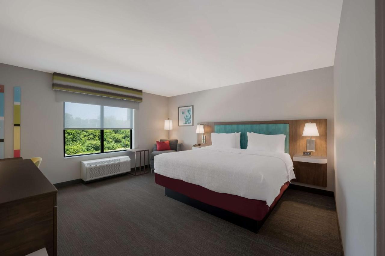 King Room - Non-Smoking at Hampton Inn Detroit Southfield
