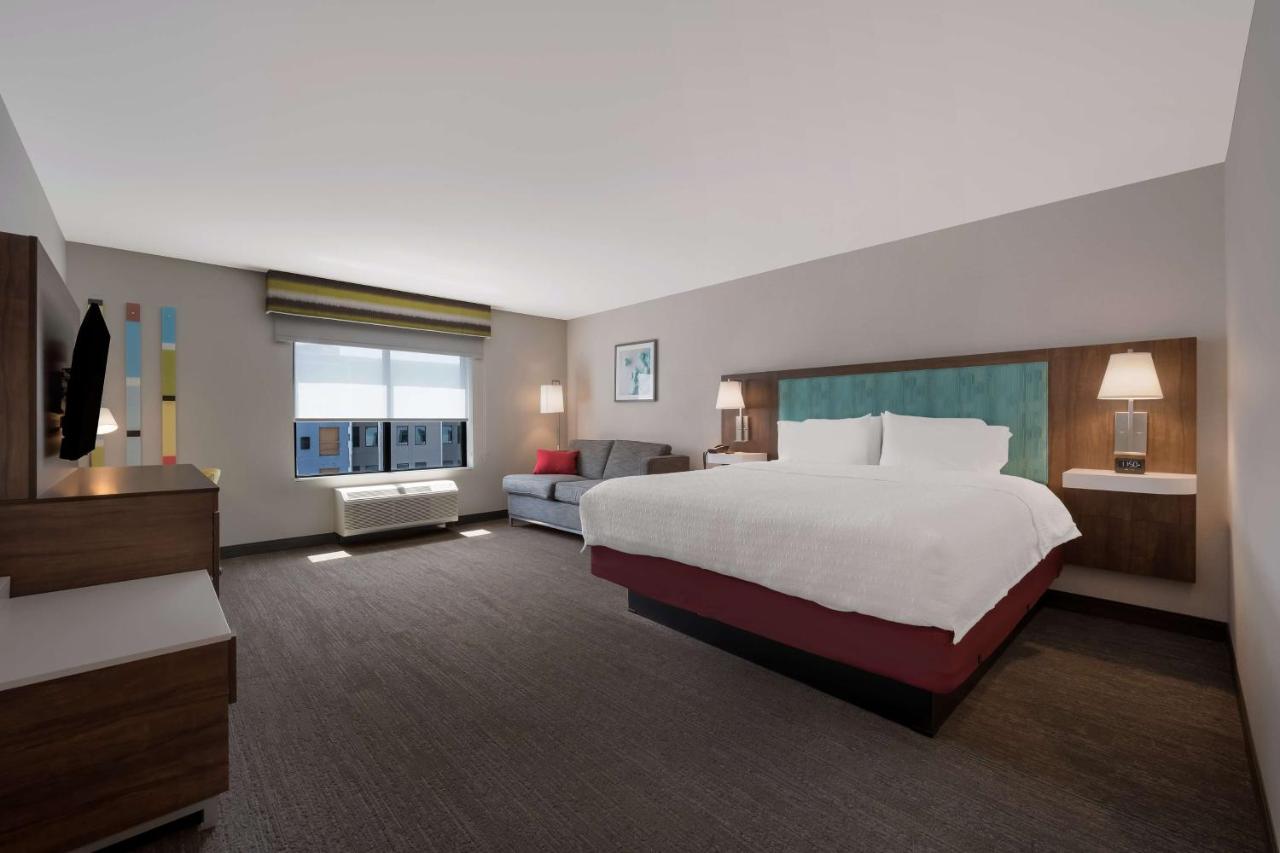 Studio with One King Bed and Microwave/Fridge at Hampton Inn Detroit Southfield