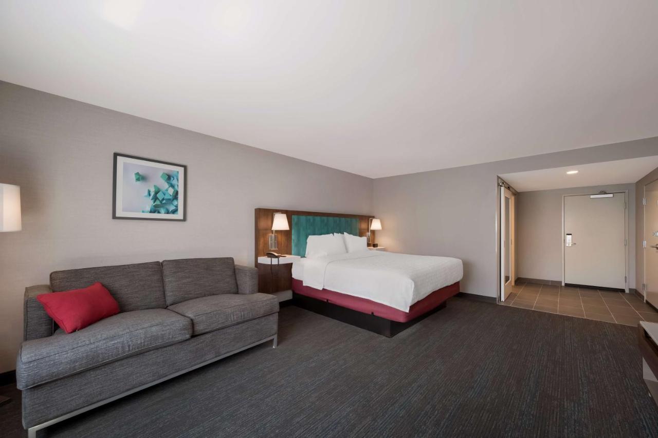 Studio with One King Bed and Microwave/Fridge at Hampton Inn Detroit Southfield