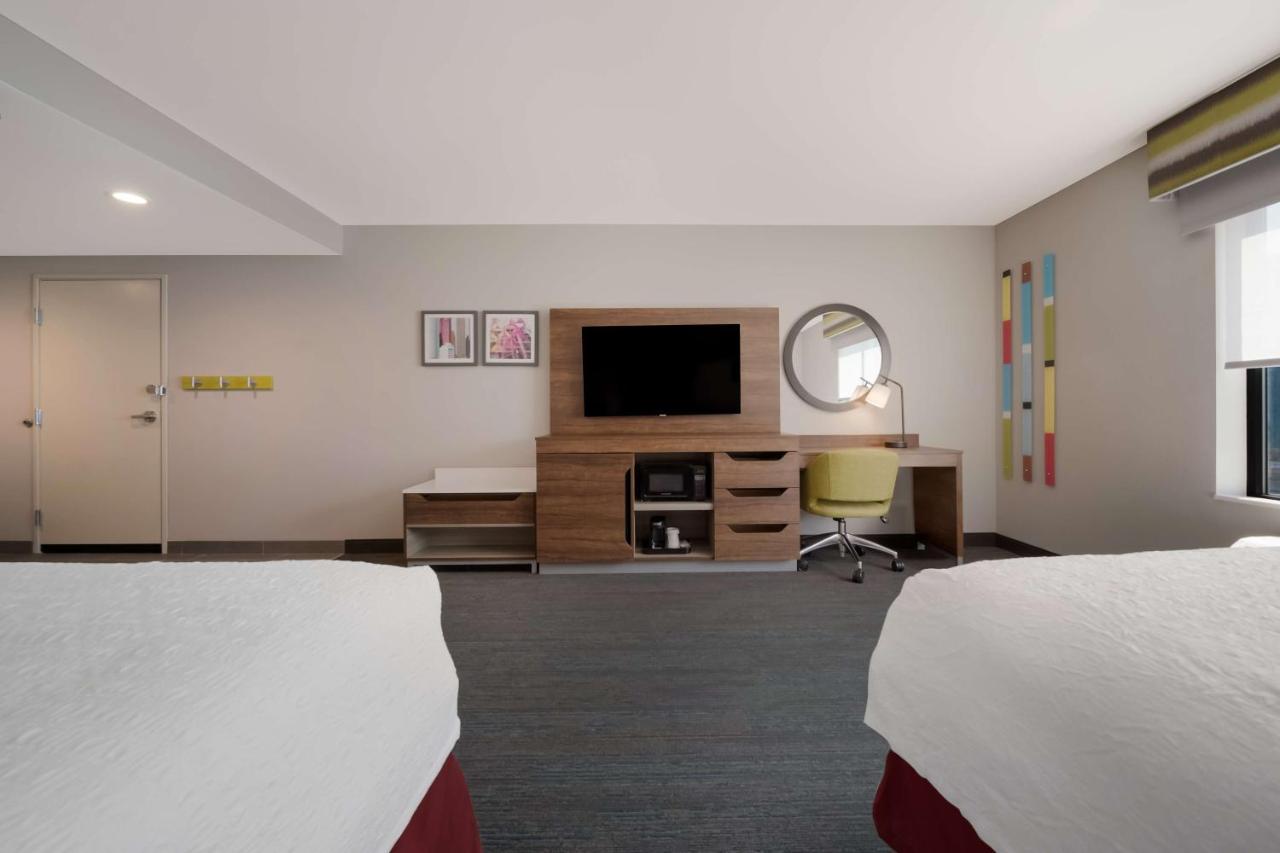 Queen Room with Two Queen Beds and Bath Tub - Mobility Accessible at Hampton Inn Detroit Southfield