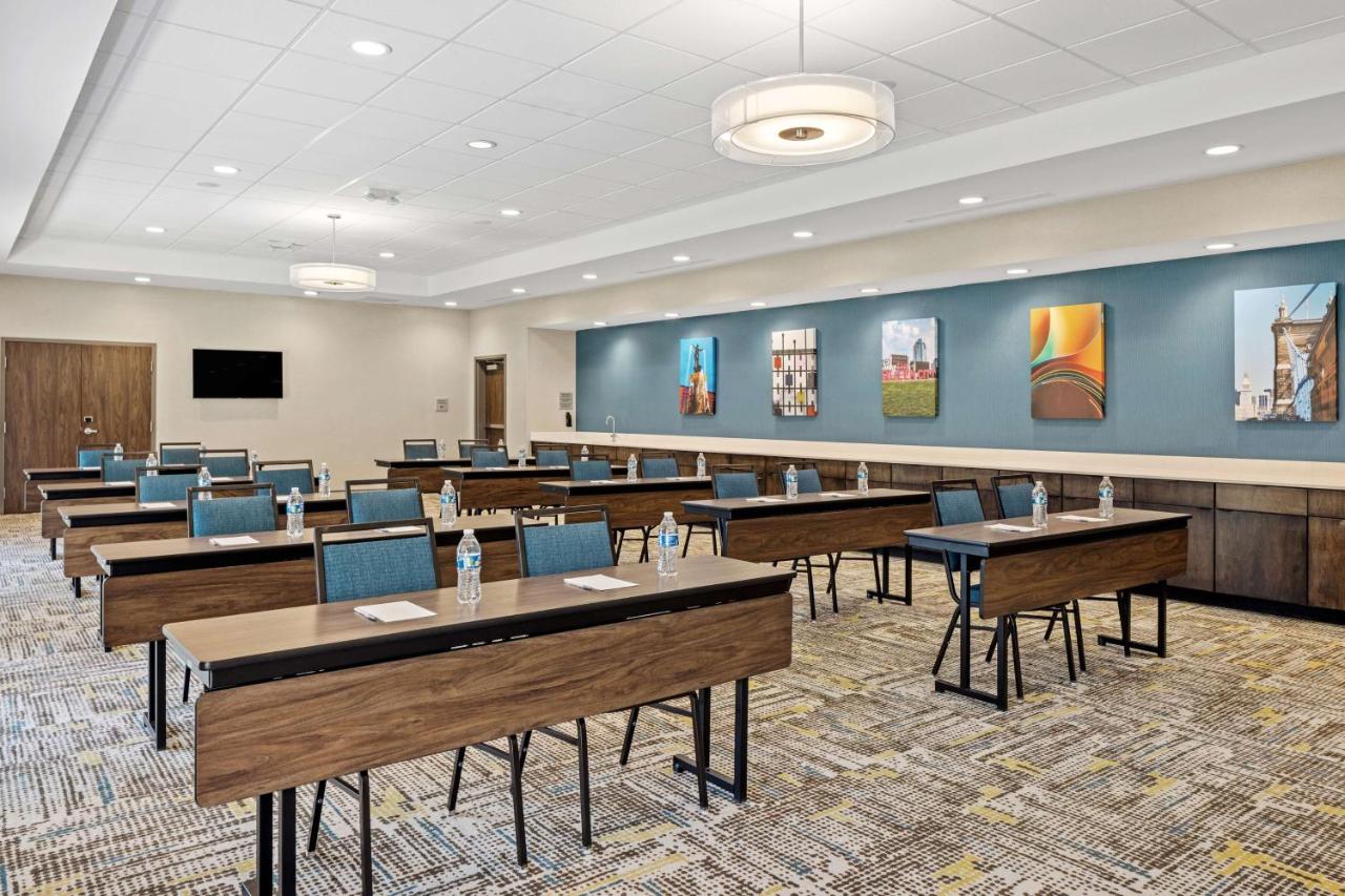 | Hampton Inn & Suites Cincinnati West, Oh