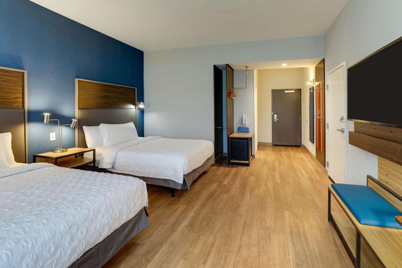 Queen Room with Roll-In Shower - Mobility Accessible at Tru By Hilton Raleigh Garner