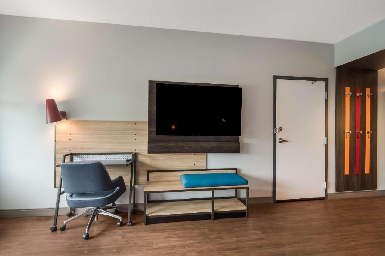 Queen Room with Two Queen Beds - Hearing Accessible at Tru By Hilton Wilson