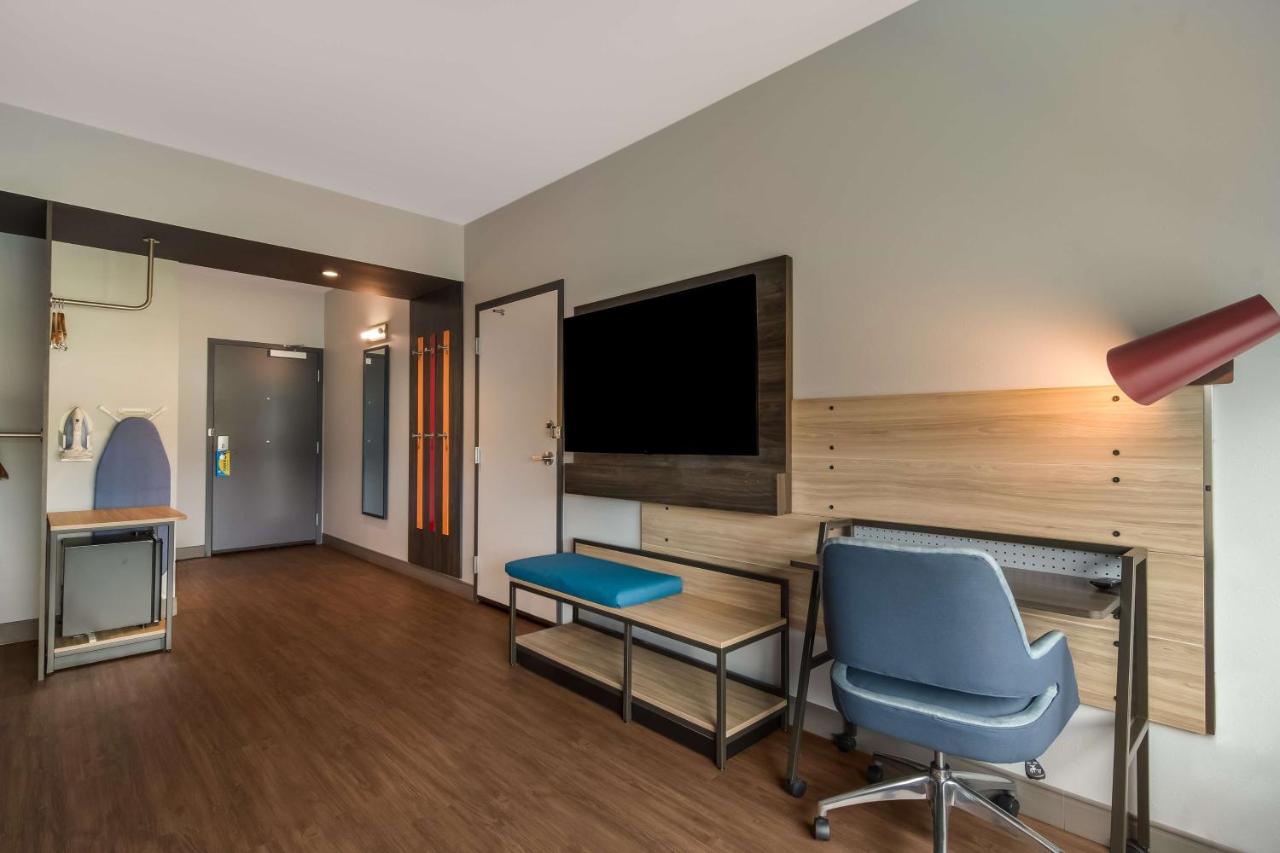 King Room - Hearing Accessible at Tru By Hilton Wilson