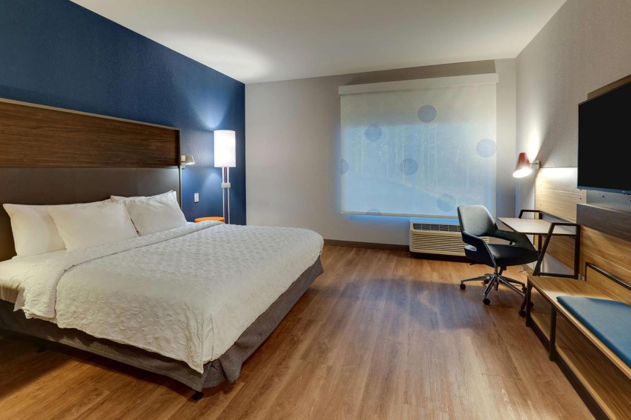 King Room - Hearing Accessible at Tru By Hilton Raleigh Garner